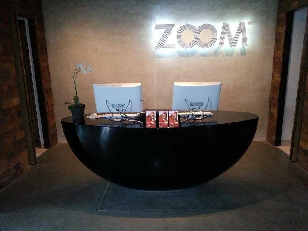 Zoom Smart Hotel Jemursari スラバヤ エクステリア 写真