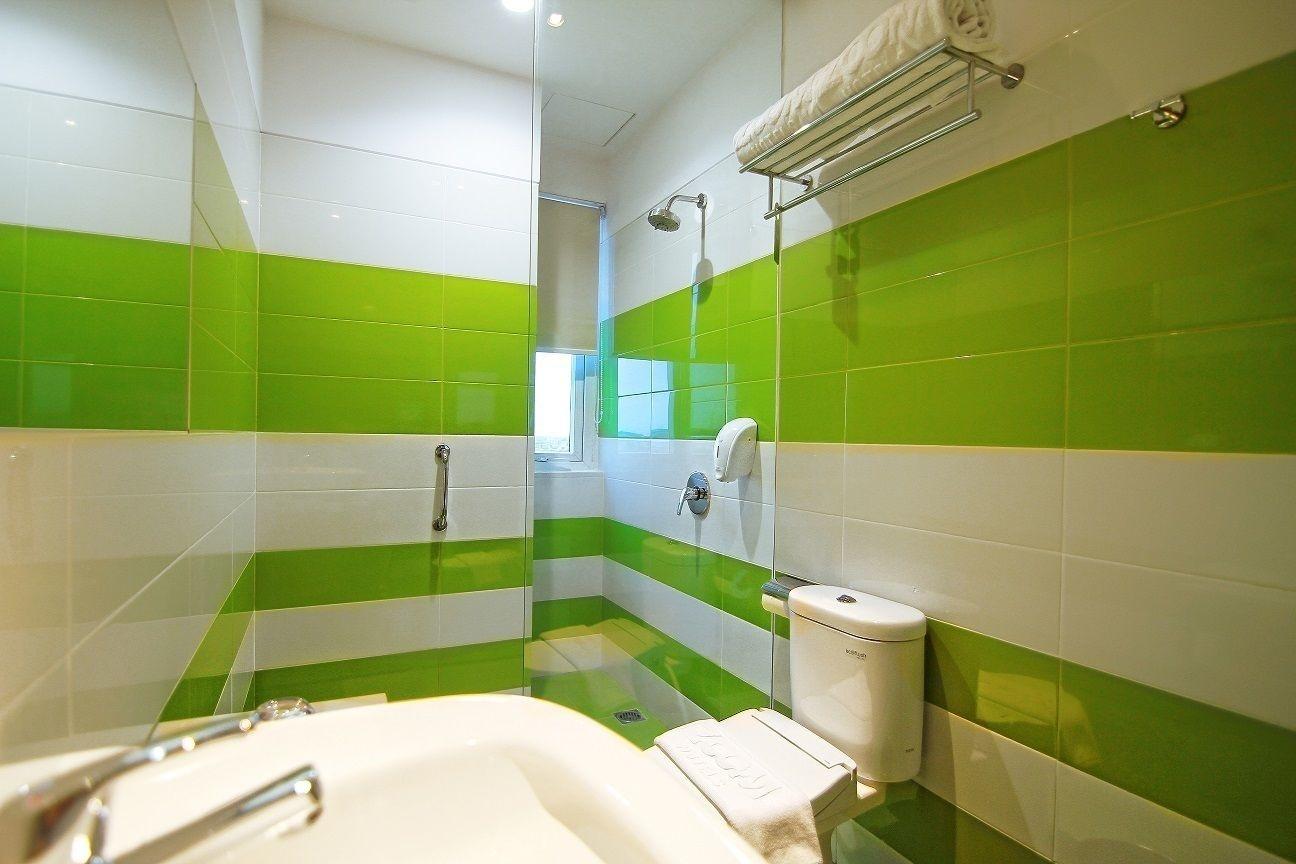 Zoom Smart Hotel Jemursari スラバヤ エクステリア 写真