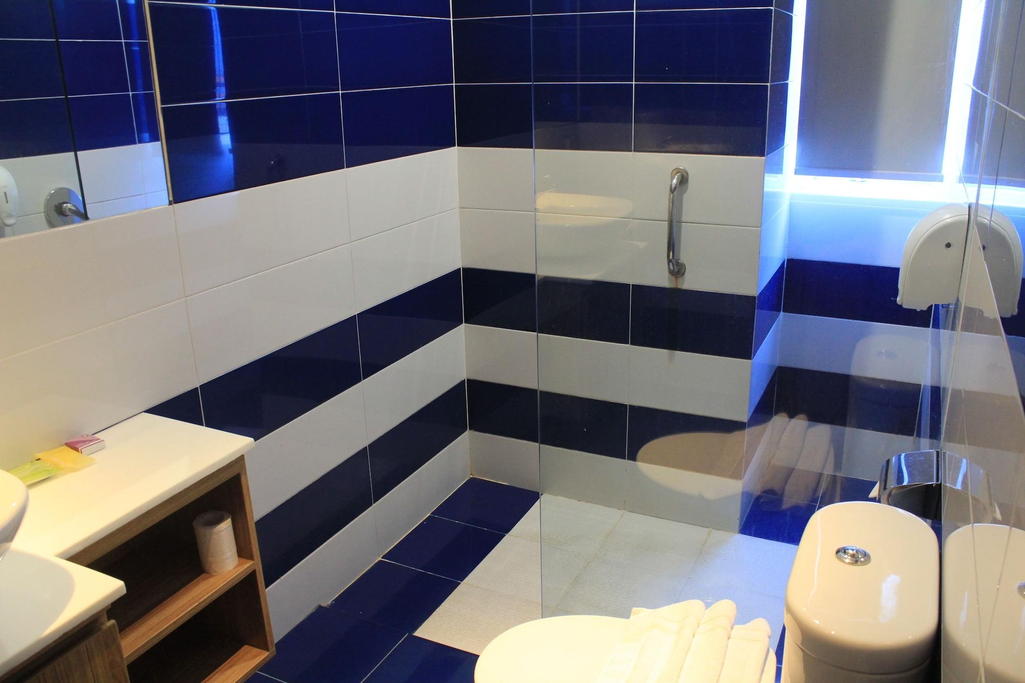 Zoom Smart Hotel Jemursari スラバヤ エクステリア 写真