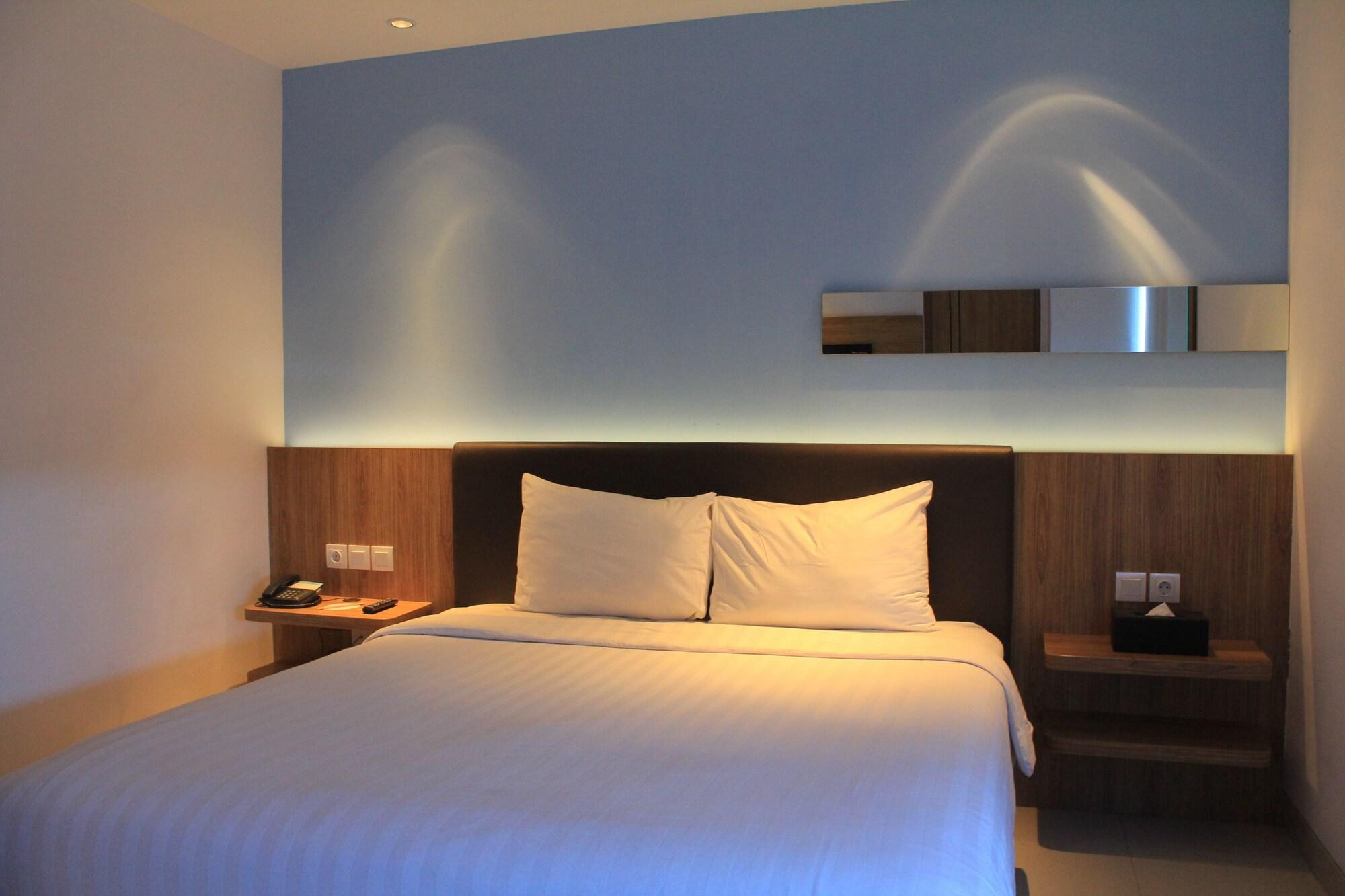 Zoom Smart Hotel Jemursari スラバヤ エクステリア 写真