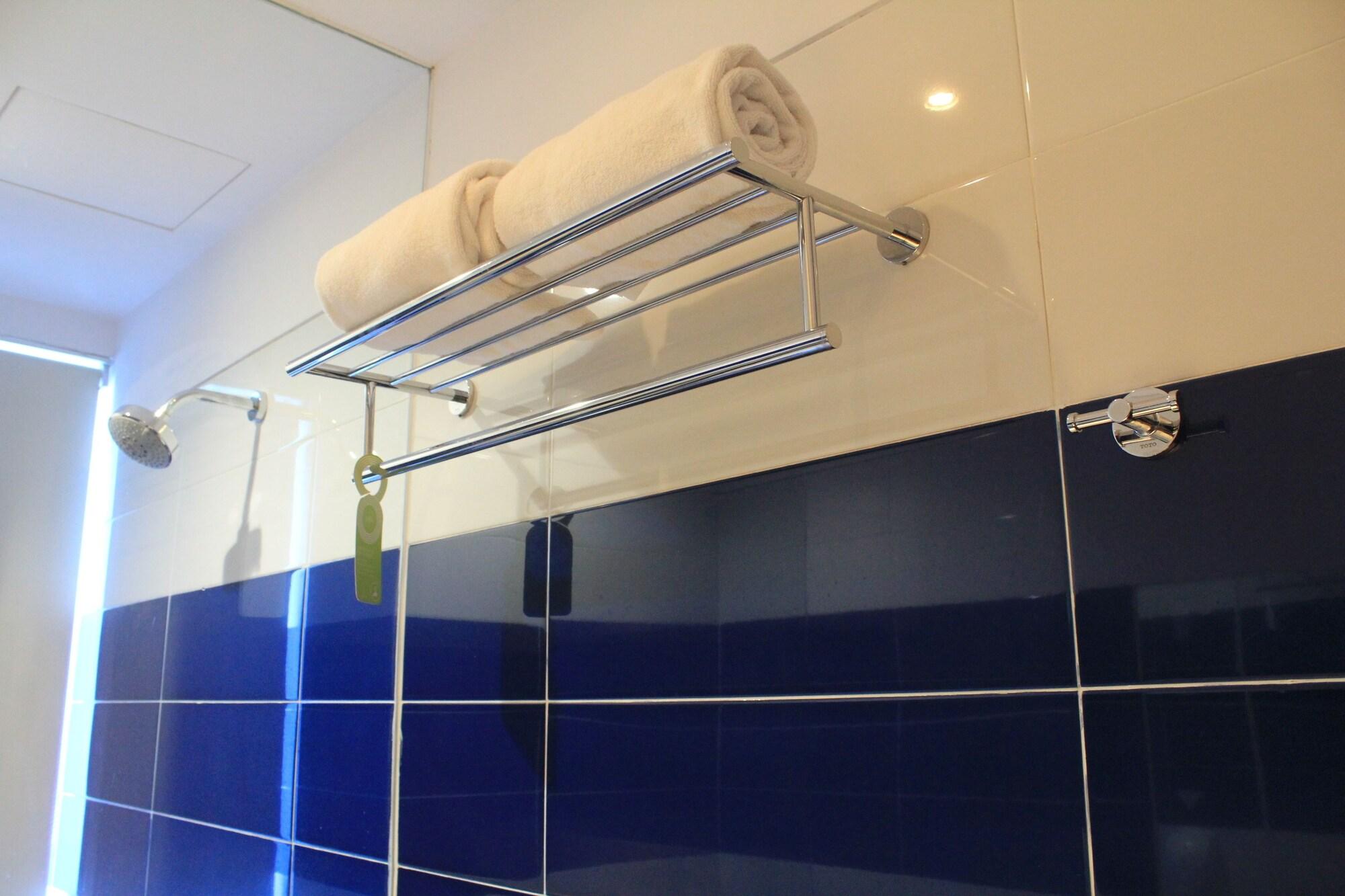 Zoom Smart Hotel Jemursari スラバヤ エクステリア 写真