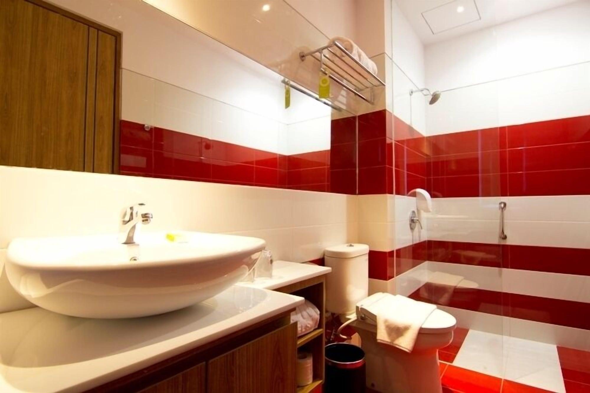Zoom Smart Hotel Jemursari スラバヤ エクステリア 写真
