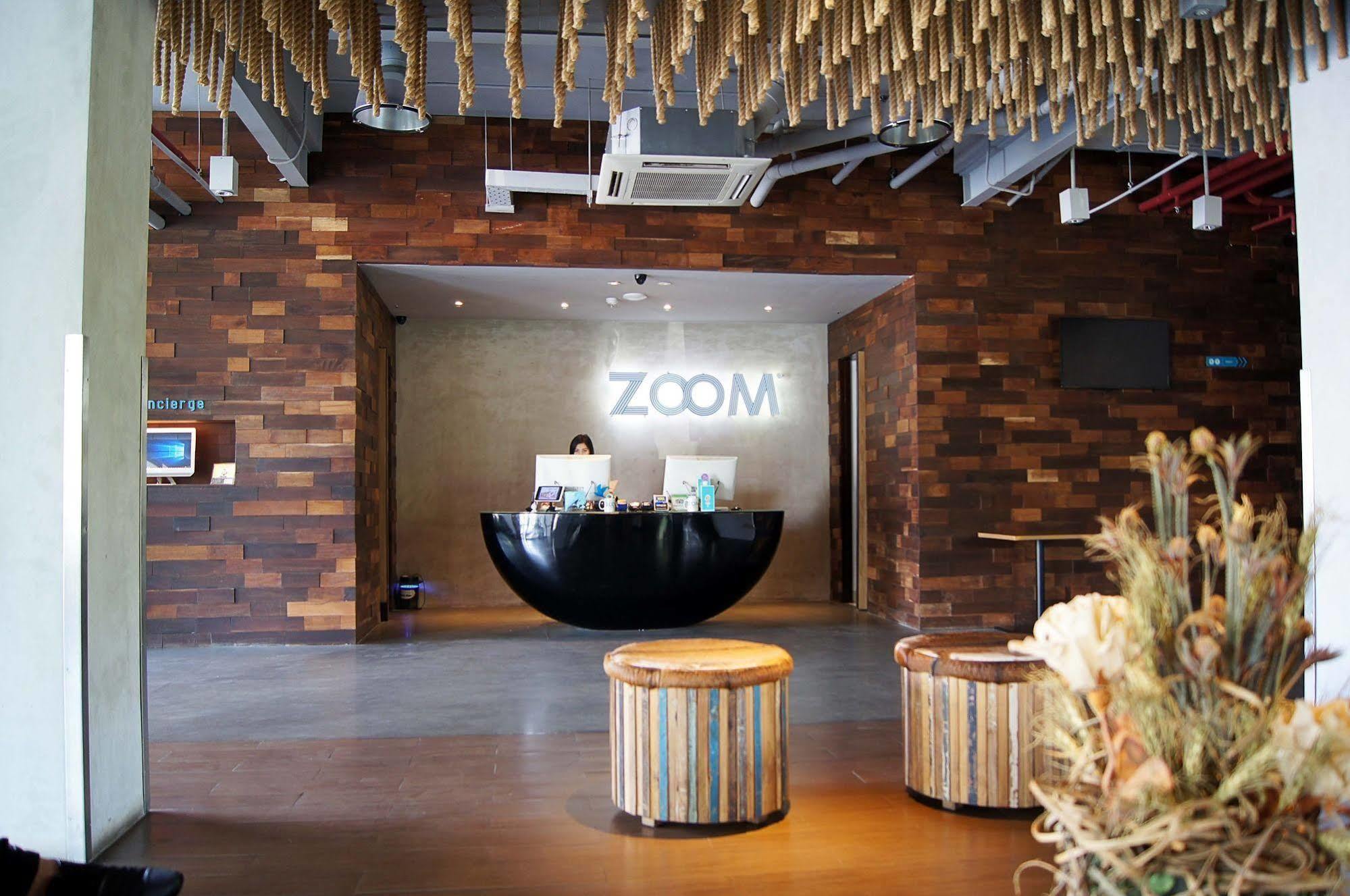 Zoom Smart Hotel Jemursari スラバヤ エクステリア 写真